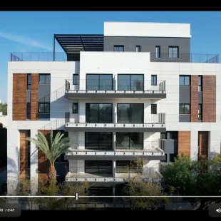 HaMa’ayan 54 by Moallem Architects