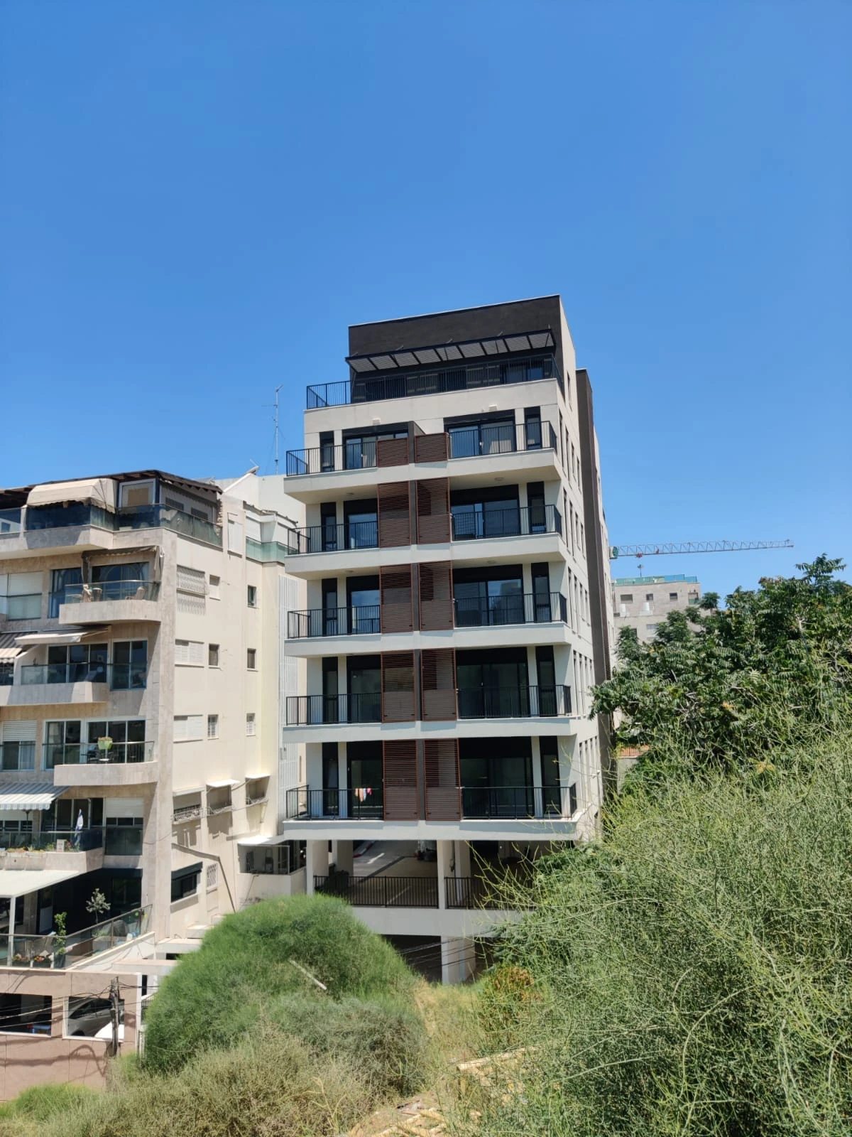 HaMa’ayan 54 by Moallem Architects