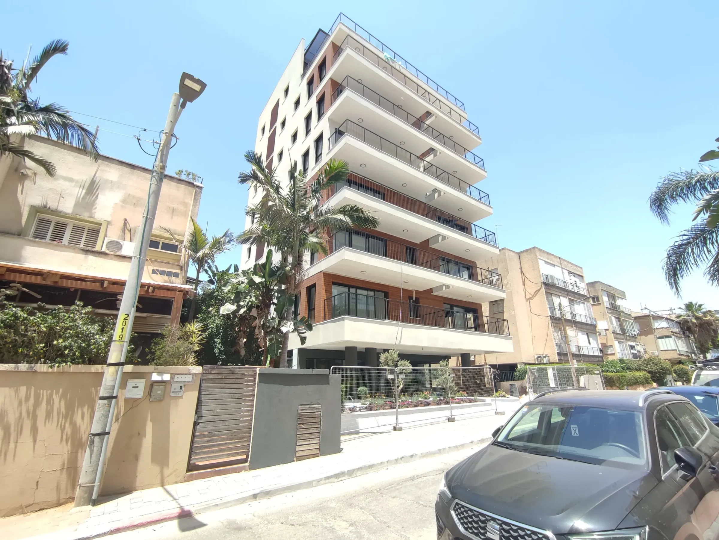 Aviashai 9 by Moallem Architects